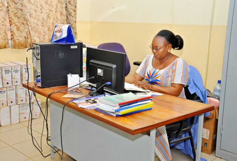 Poste de consultation de la bibliothèque virtuelle